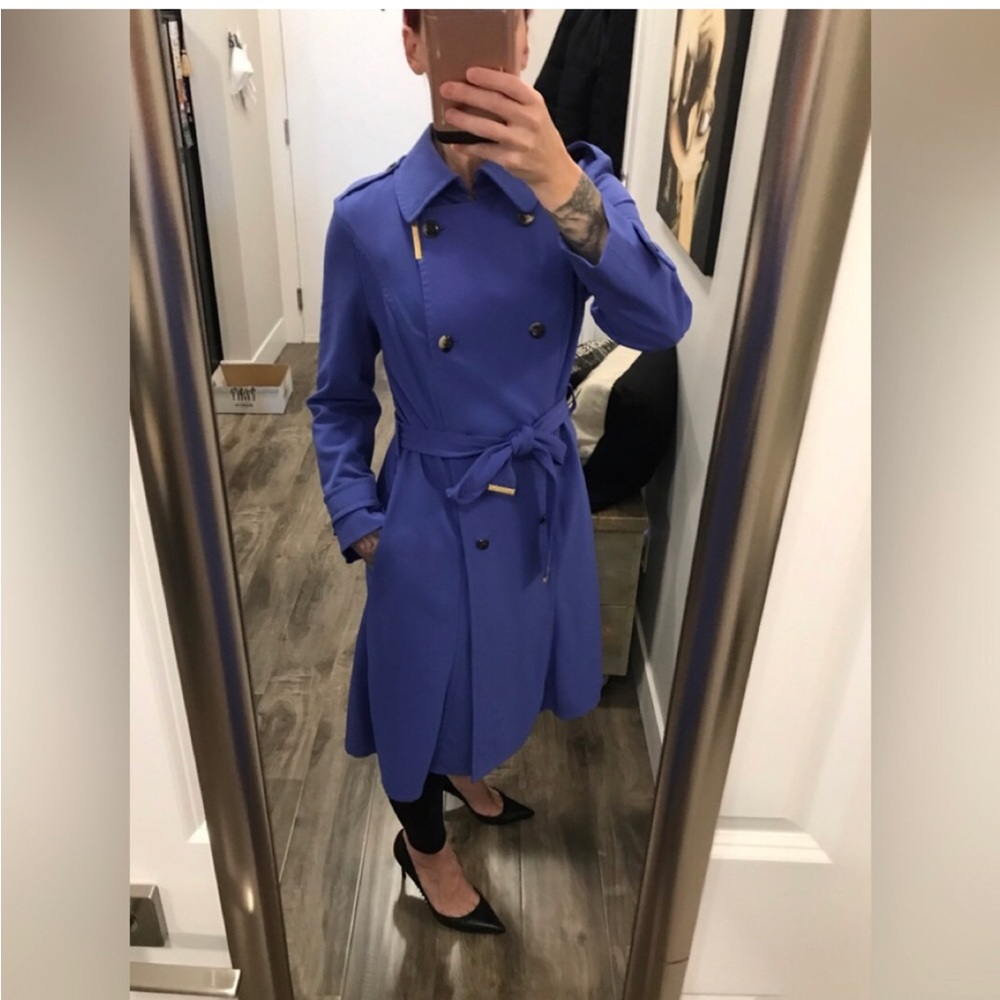 - ❤️‍🔥 - Escada light purple trench coat - size 38 (as is condition)